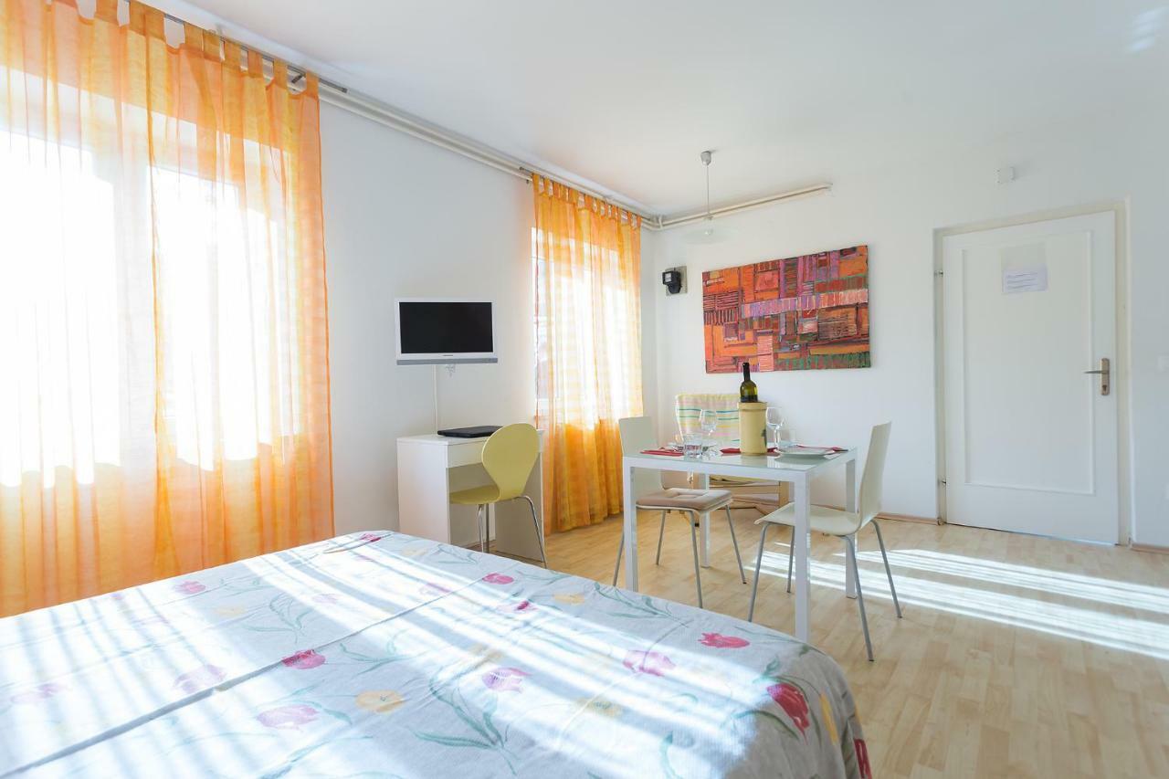 Apartments Casa Geli ポレッチ エクステリア 写真