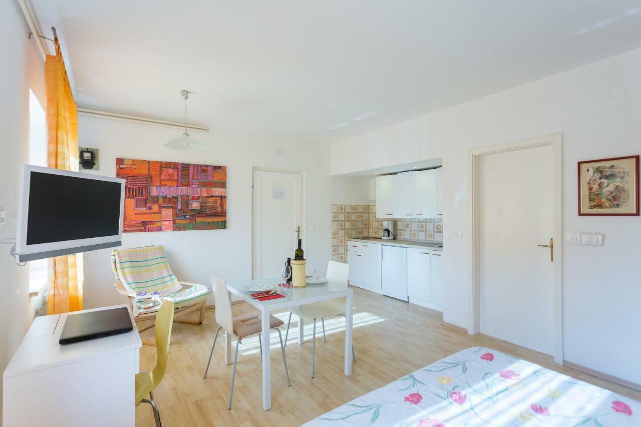 Apartments Casa Geli ポレッチ エクステリア 写真